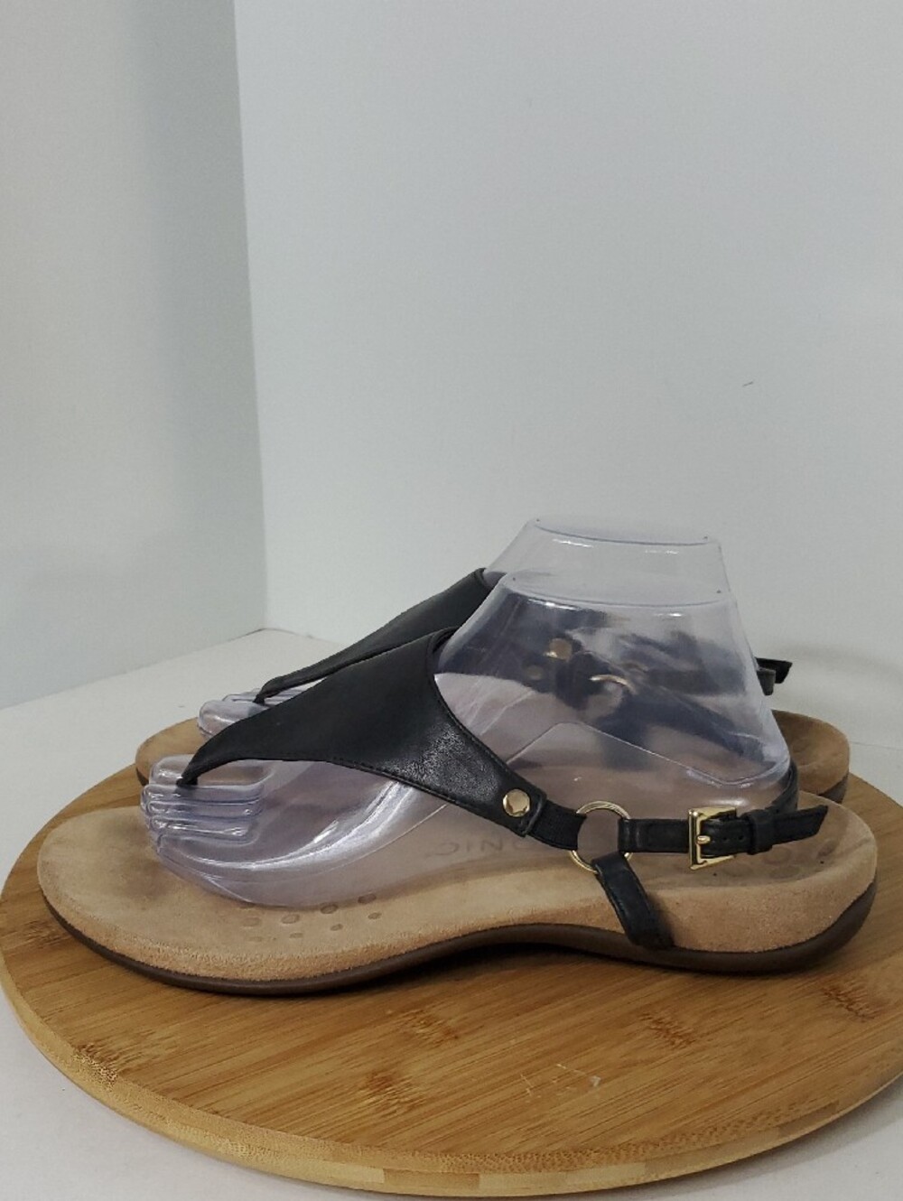 Vionic Kirra Black Leather T-Strap Thong Sandals Size 10W - Picture 2 of 8